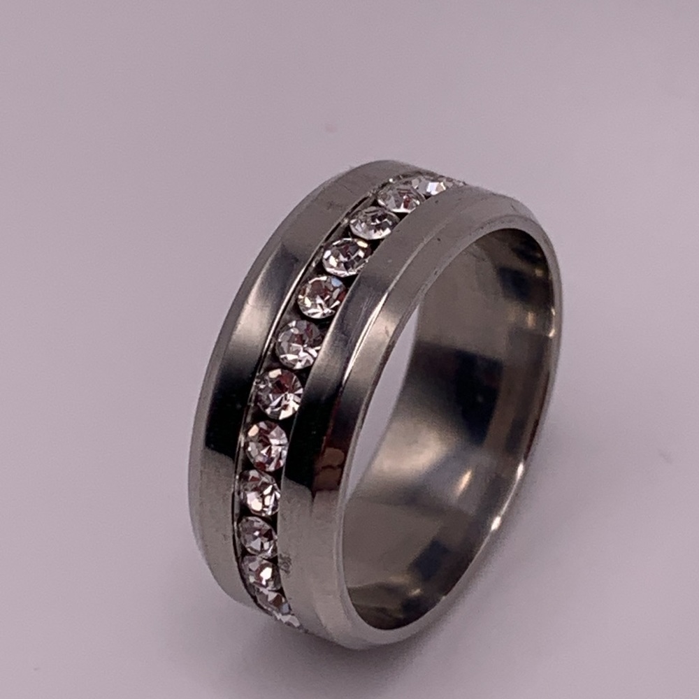 ❄️4/$20❄️ Sparkly Diamond Costume Ring Band NWOT